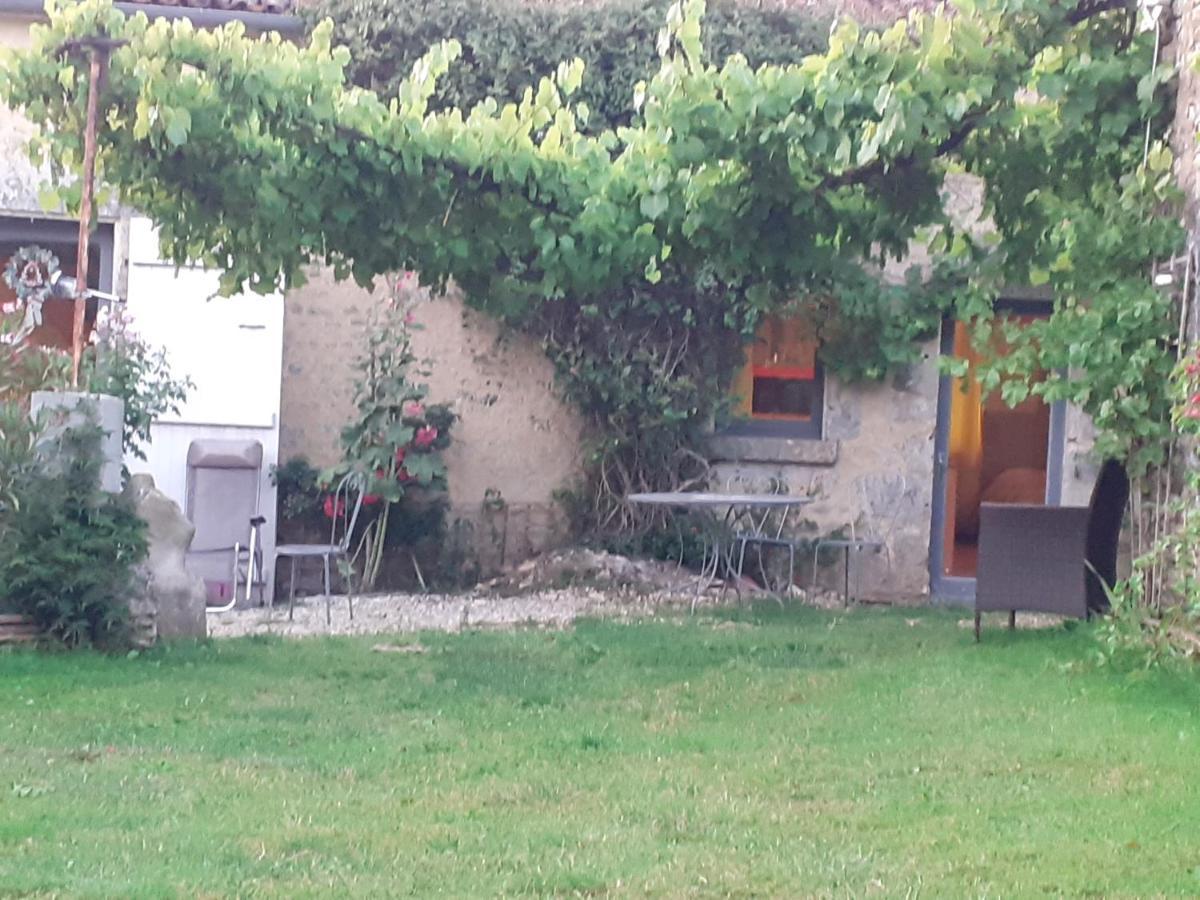 La Treille Bed and Breakfast Maillezais Esterno foto